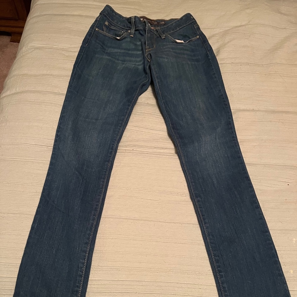 Levi's bold curve denim skinny jeans, size 2/26 waist, 28 inch inseam.
